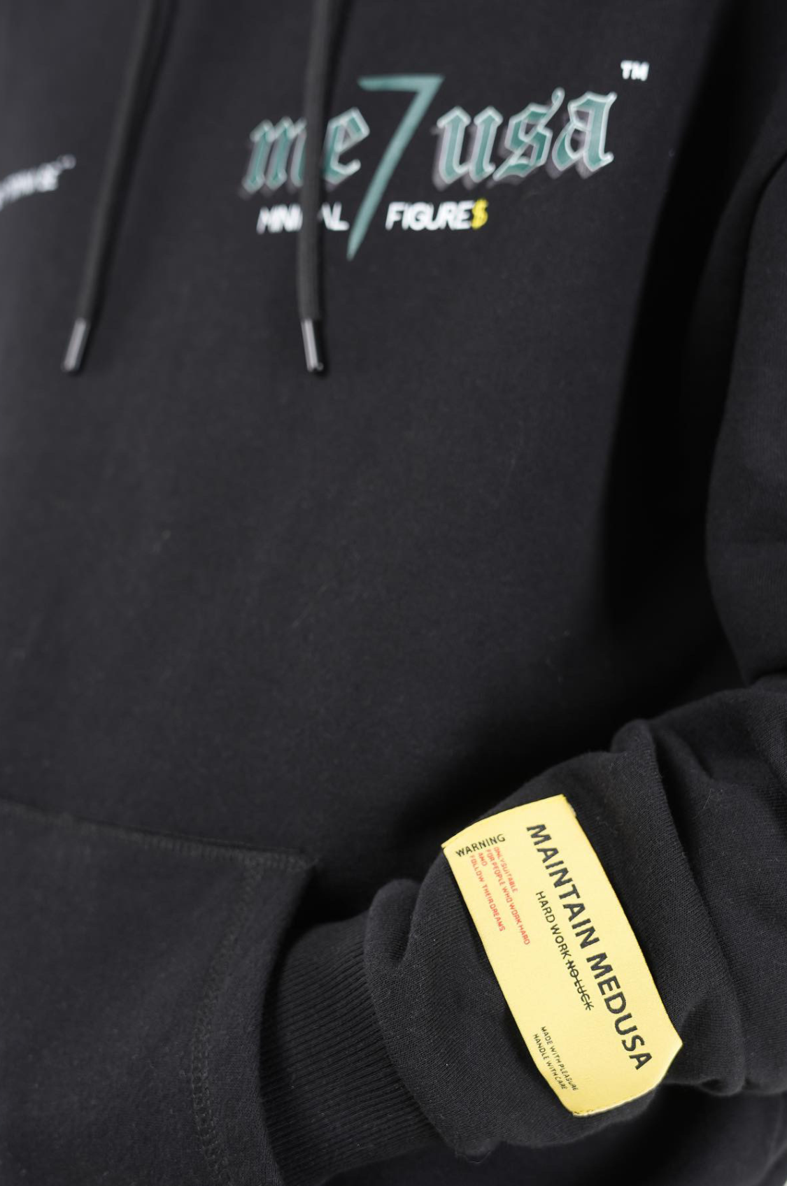 MINIMAL 7 FIGURES HOODIE - BLACK